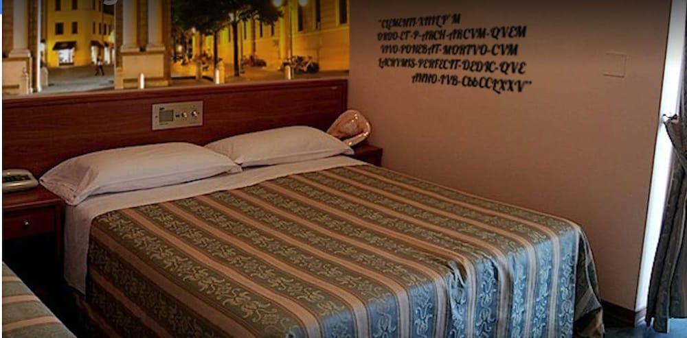 Hotel Acerboli Rimini Kültér fotó