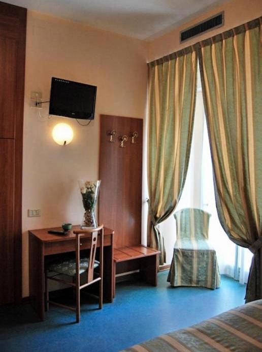 Hotel Acerboli Rimini Kültér fotó